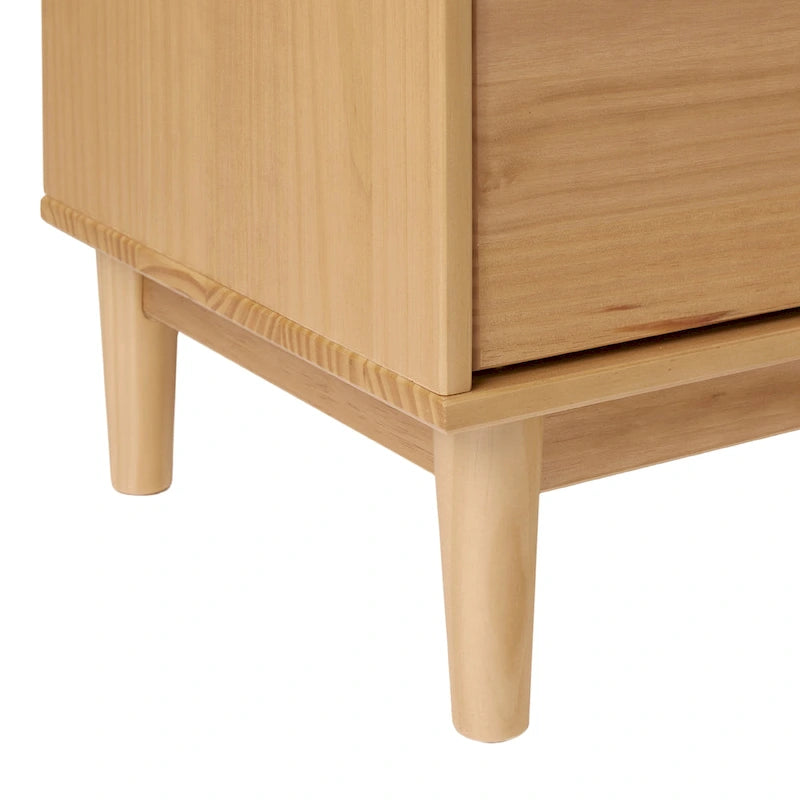 Comodino in legno massello di pino Mid-Century con 2 cassetti e piano con bordo rialzato