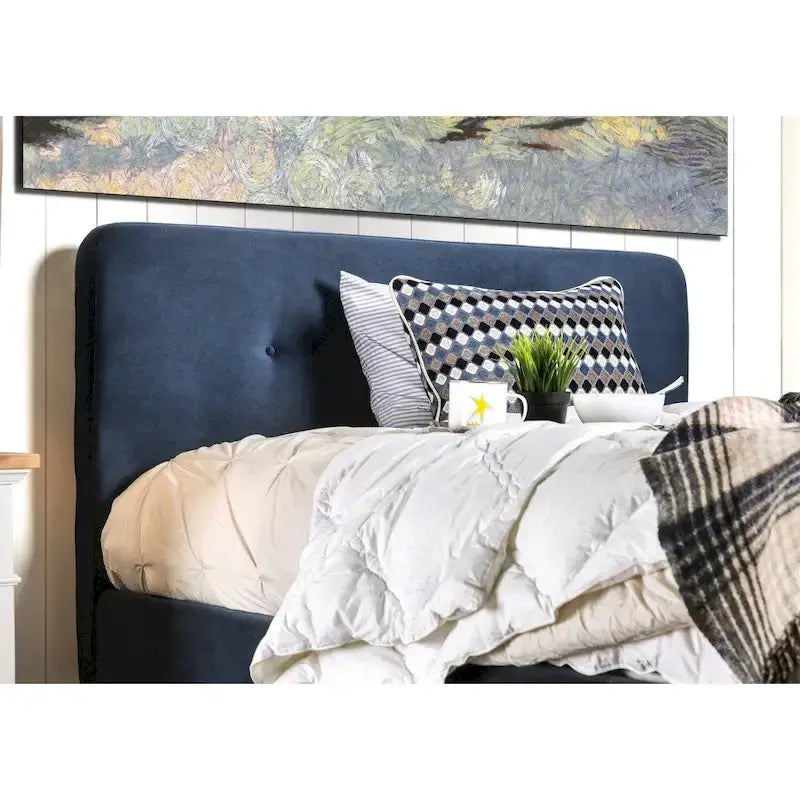 Letto queen in tessuto stile moderno di metà secolo con piattaforma e testiera capitonné