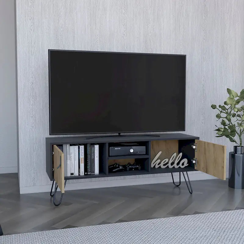 Szafka RTV z nóżkami hairpin, 2 drzwiczkami i otwartymi półkami – szer. 121 cm