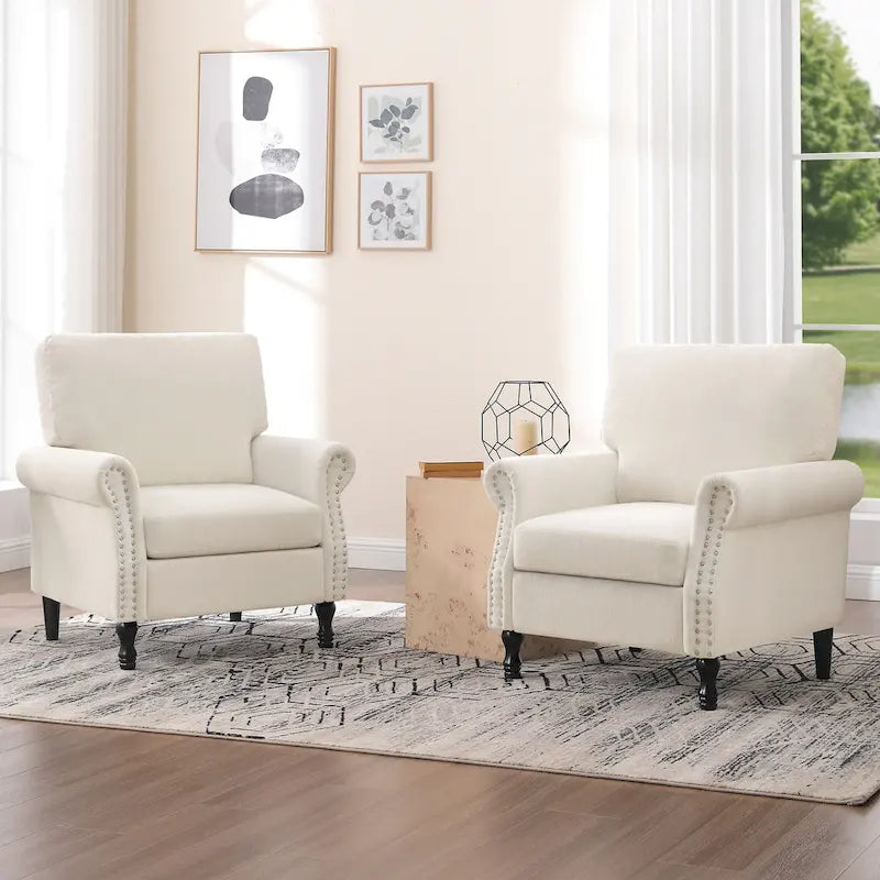 Poltrona accent imbottita con finitura borchiata e gambe in legno - Set da 2